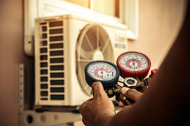 Professional Hvac technician working in Deer Park, WA
